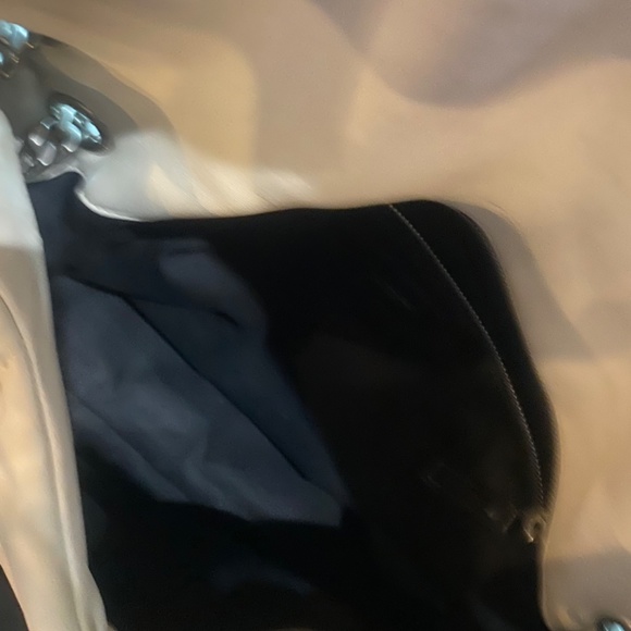 Yves Saint Laurent - Picture 13 of 13